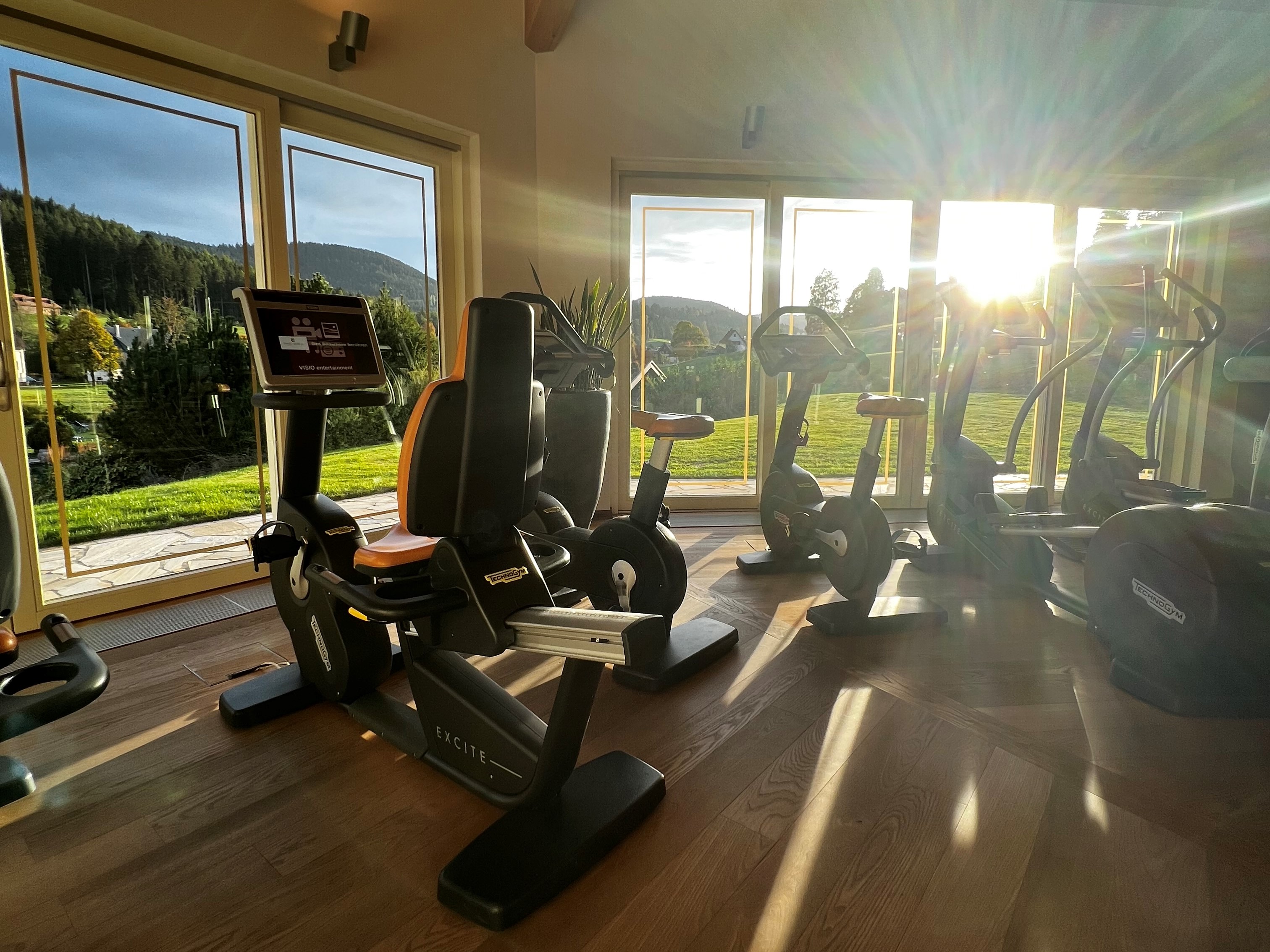 Fitness_Pavillon_Geräte.jpg