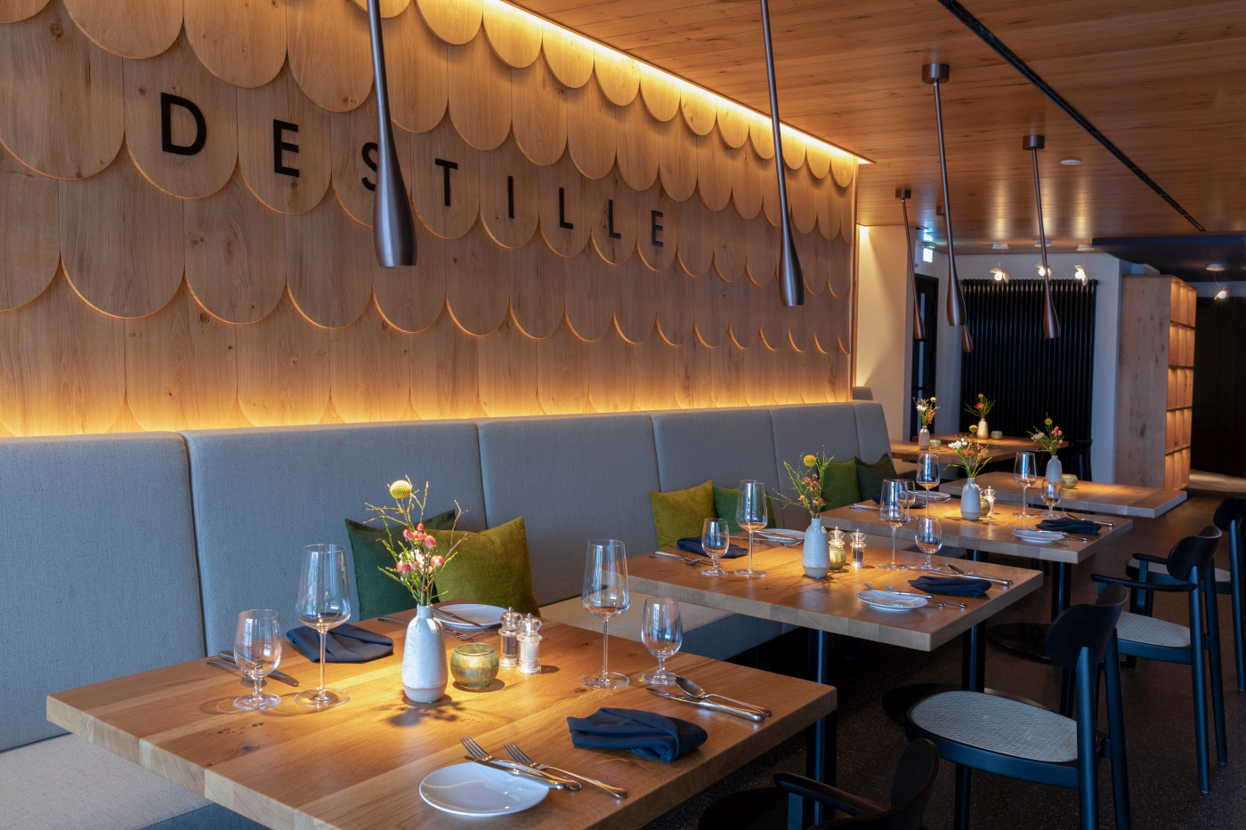 Engel-Obertal-Kulinarik-Hotelrestaurant Destille-Galeriebild-1400x935_Neu1.jpg