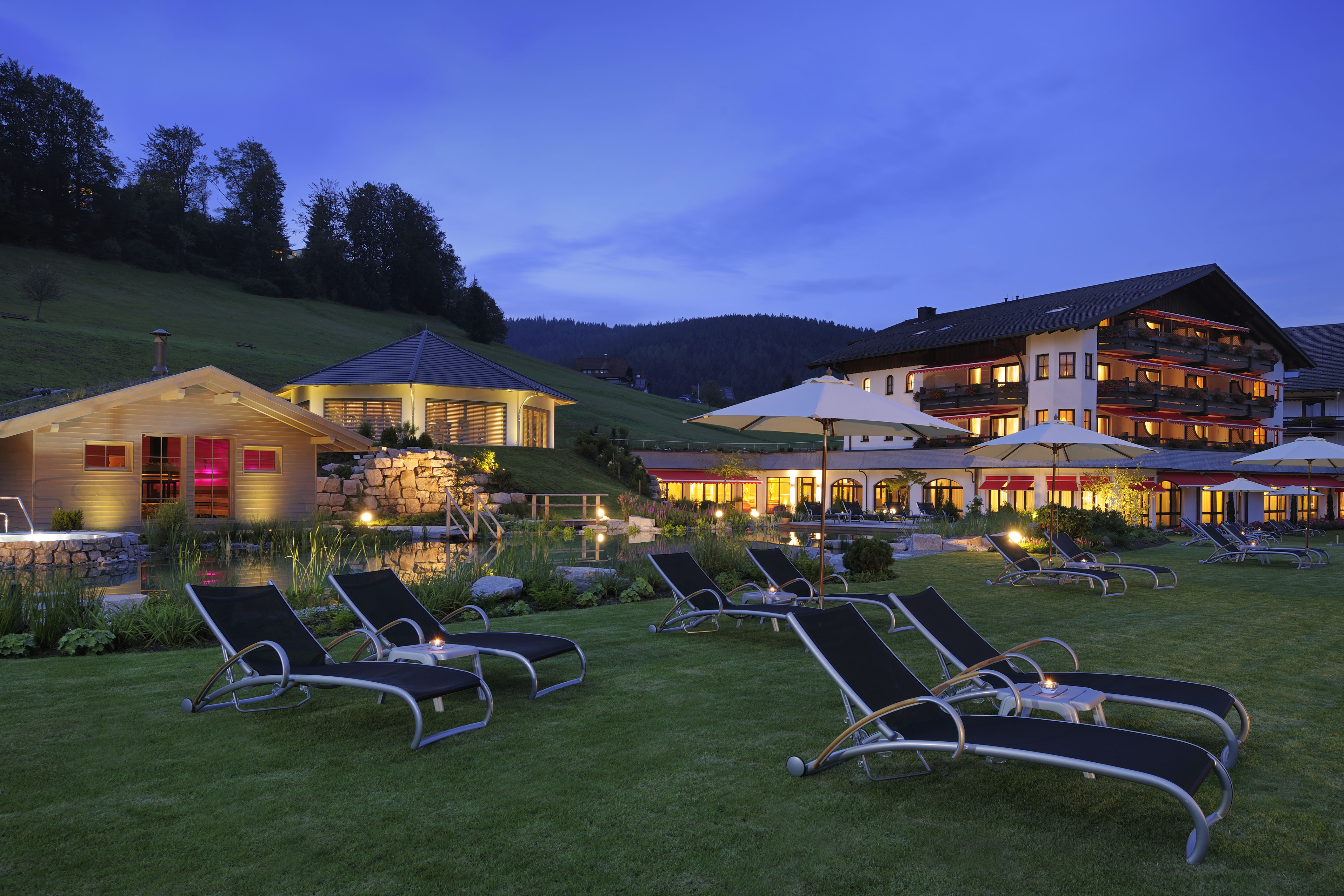 Außenansicht_See_Abend.jpg