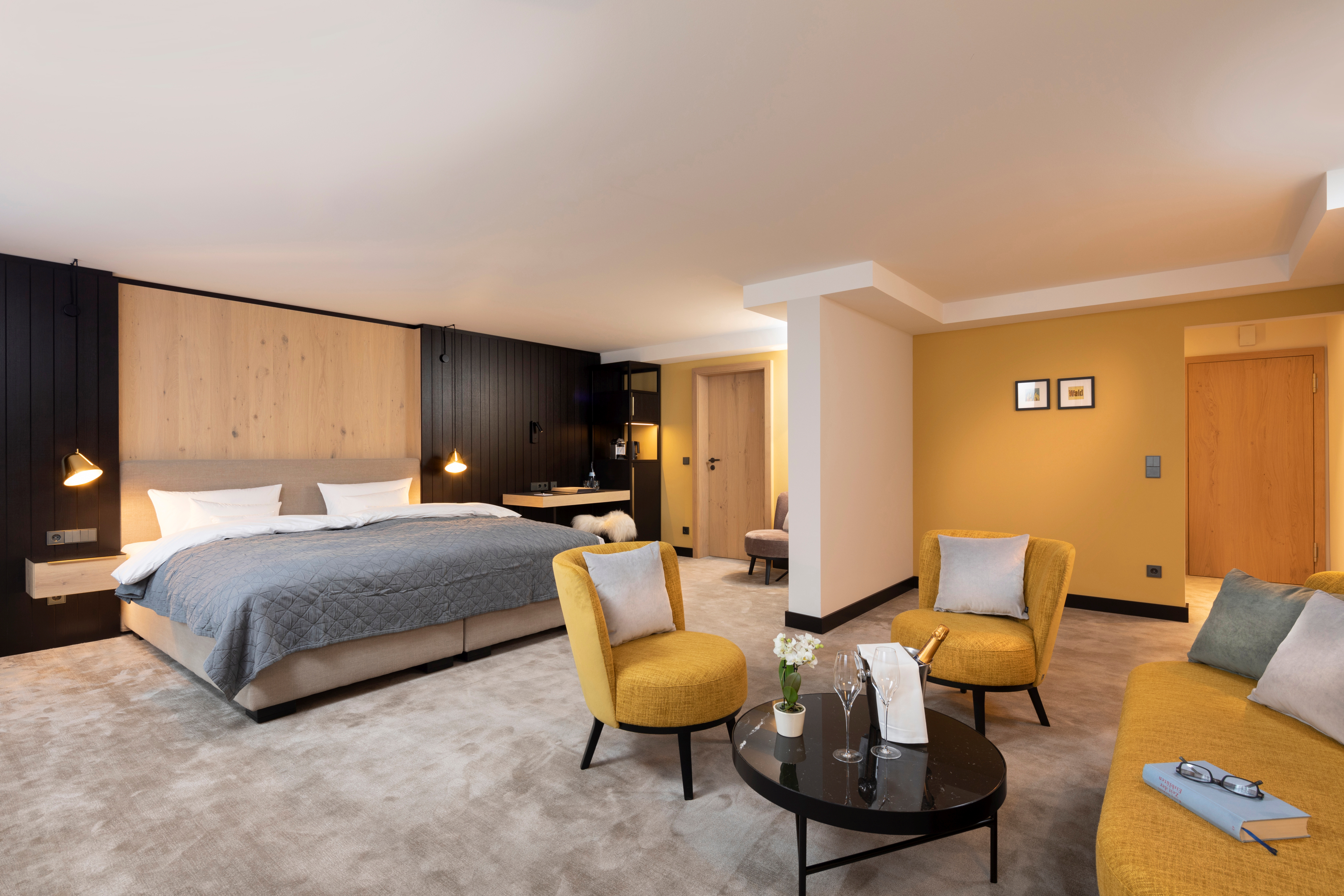 Stammhaus Teil 2 - Die Zimmer - 2.jpg
